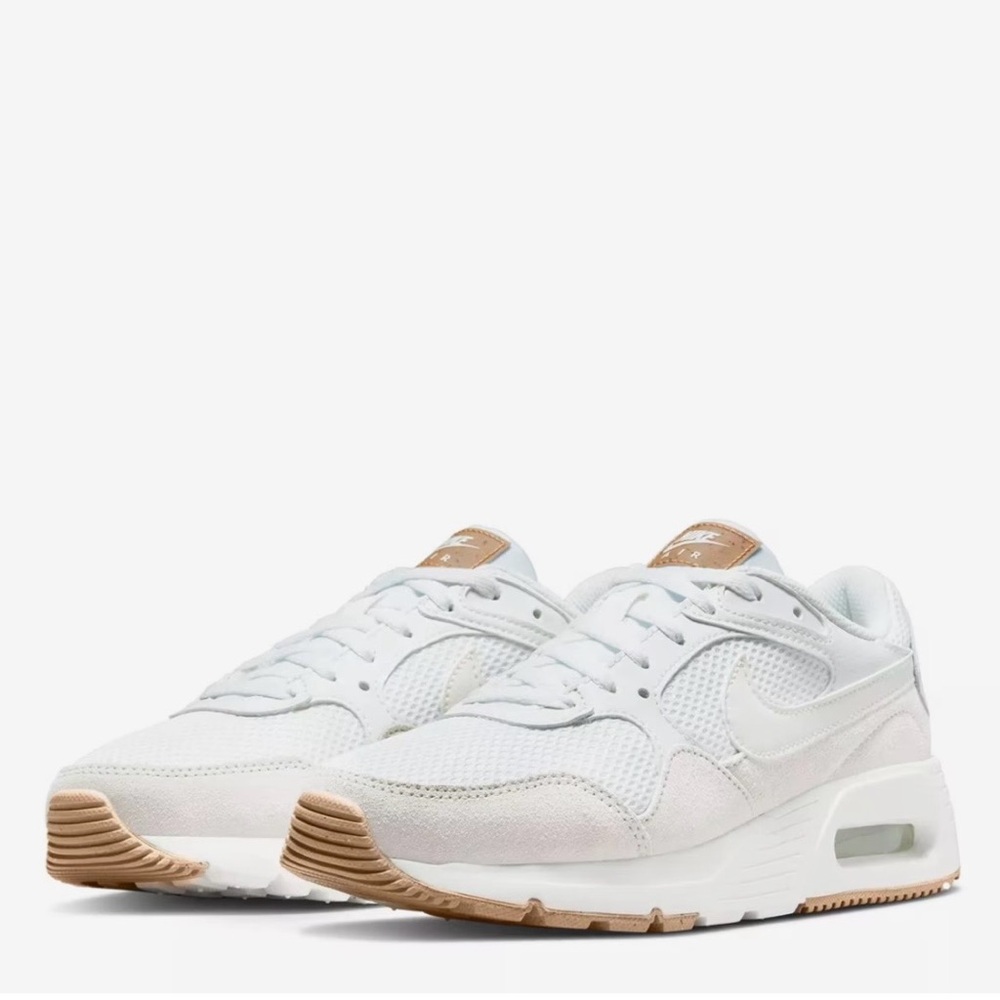 Nike Woman’s Air Max SC Sneaker Sail/White/Gum
NWB Size 6.5
